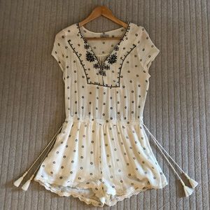AMENAPIH Embroidered Romper